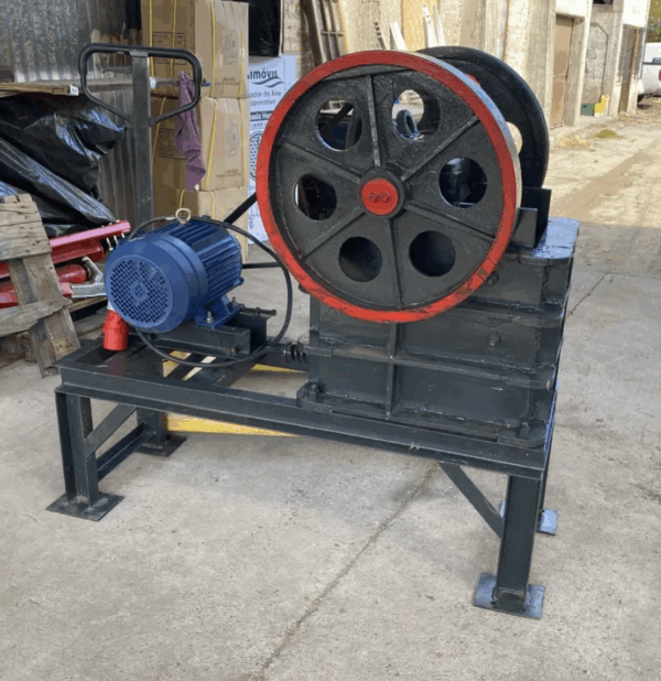 Molino Chancador Mandibula Mineria Portatil 5,5kw - Imagen 4